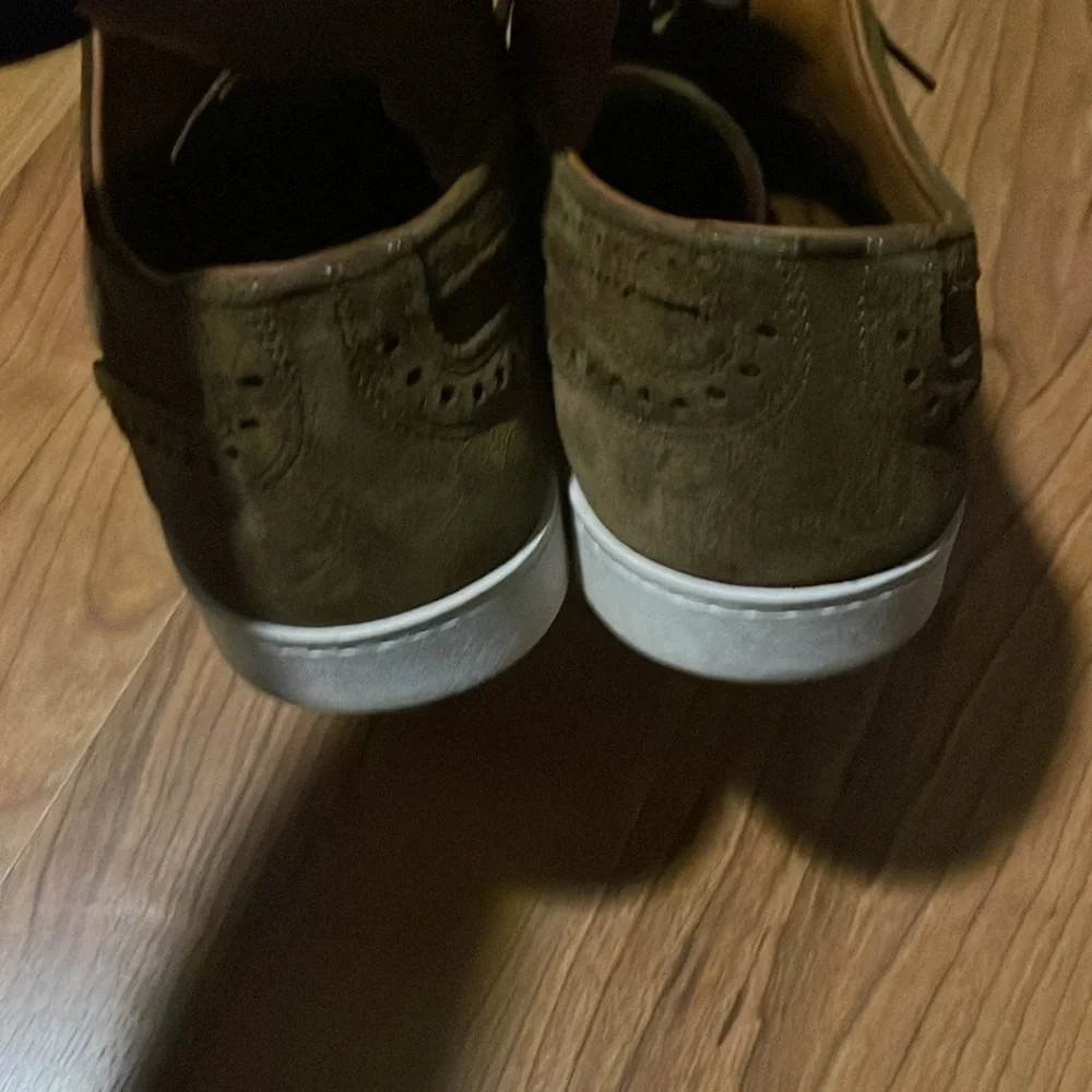 Allen Edmonds Men's Strand Cap Toe Olive Suede Oxford Sneaker Size 8
